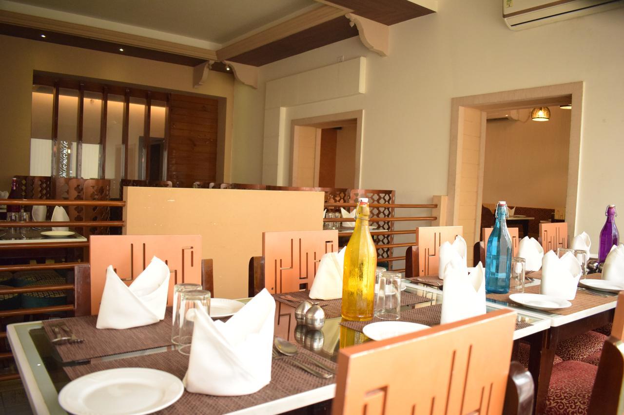 Hotel Hari Vilaas Varanasi Dış mekan fotoğraf