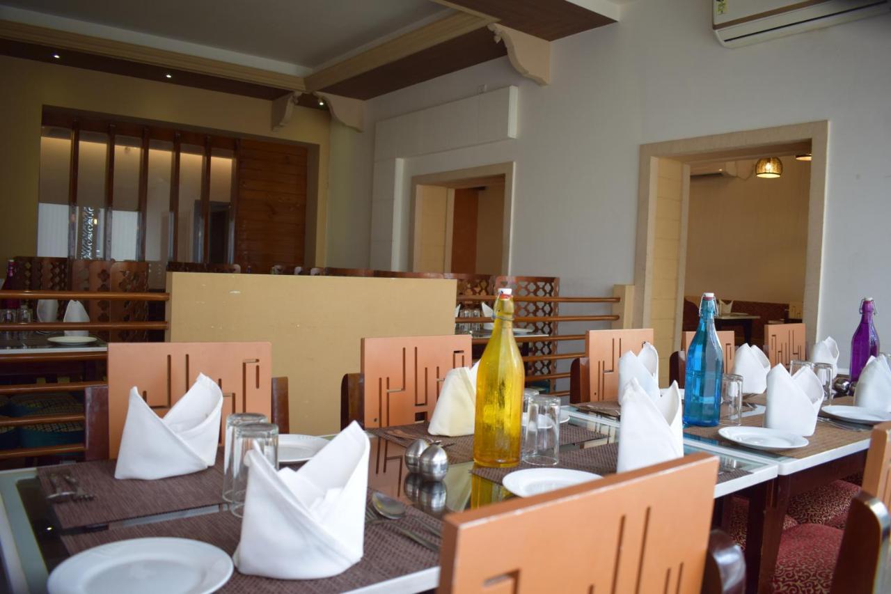 Hotel Hari Vilaas Varanasi Dış mekan fotoğraf