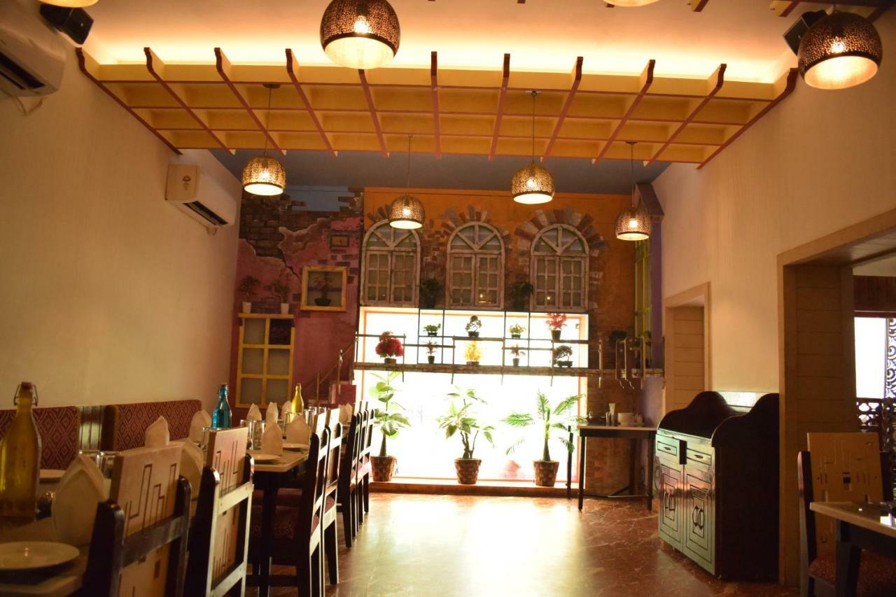 Hotel Hari Vilaas Varanasi Dış mekan fotoğraf